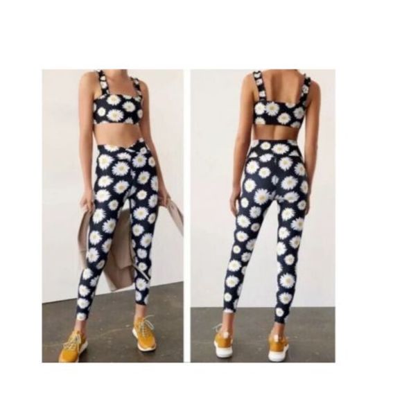 Year of Ours Daisy Veronica Crossover Waist Leggings Blogger Fav size S - Picture 4 of 11